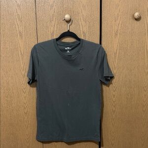 Hollister Men's Charcoal Short Sleeve Tee
